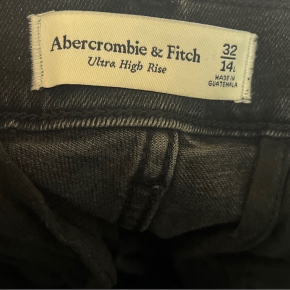 Abercrombie & Fitch Ultra High Rise Jean Denim Jegging - Picture 3 of 4
